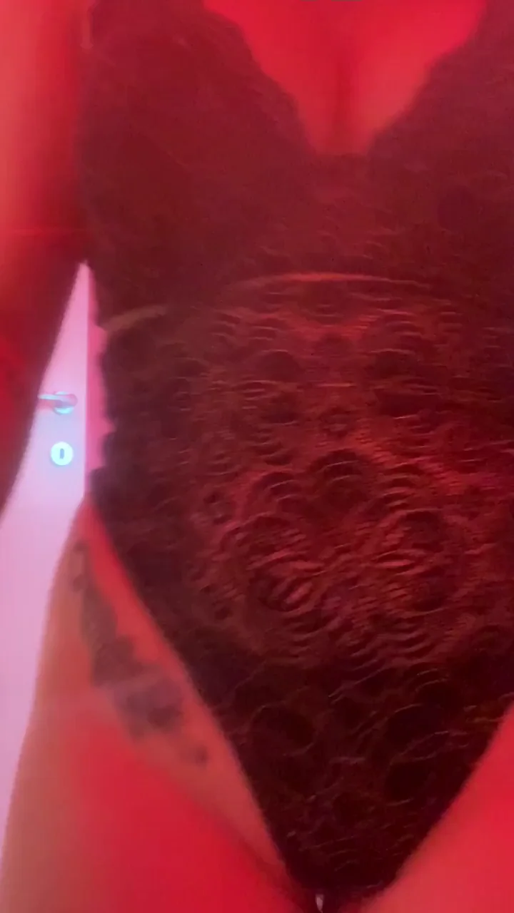 Tourist Lineup Boredom? Nah, I'm Teasing These Slutty Lace Tits!