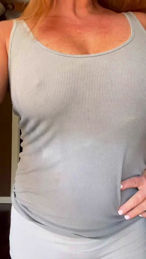 Don't be afraid to see a 52 year old drop... you might like it. Wait, maybe you won't. .hell I don't know but here it is 🤤·ðŸ½"â™€ï¸