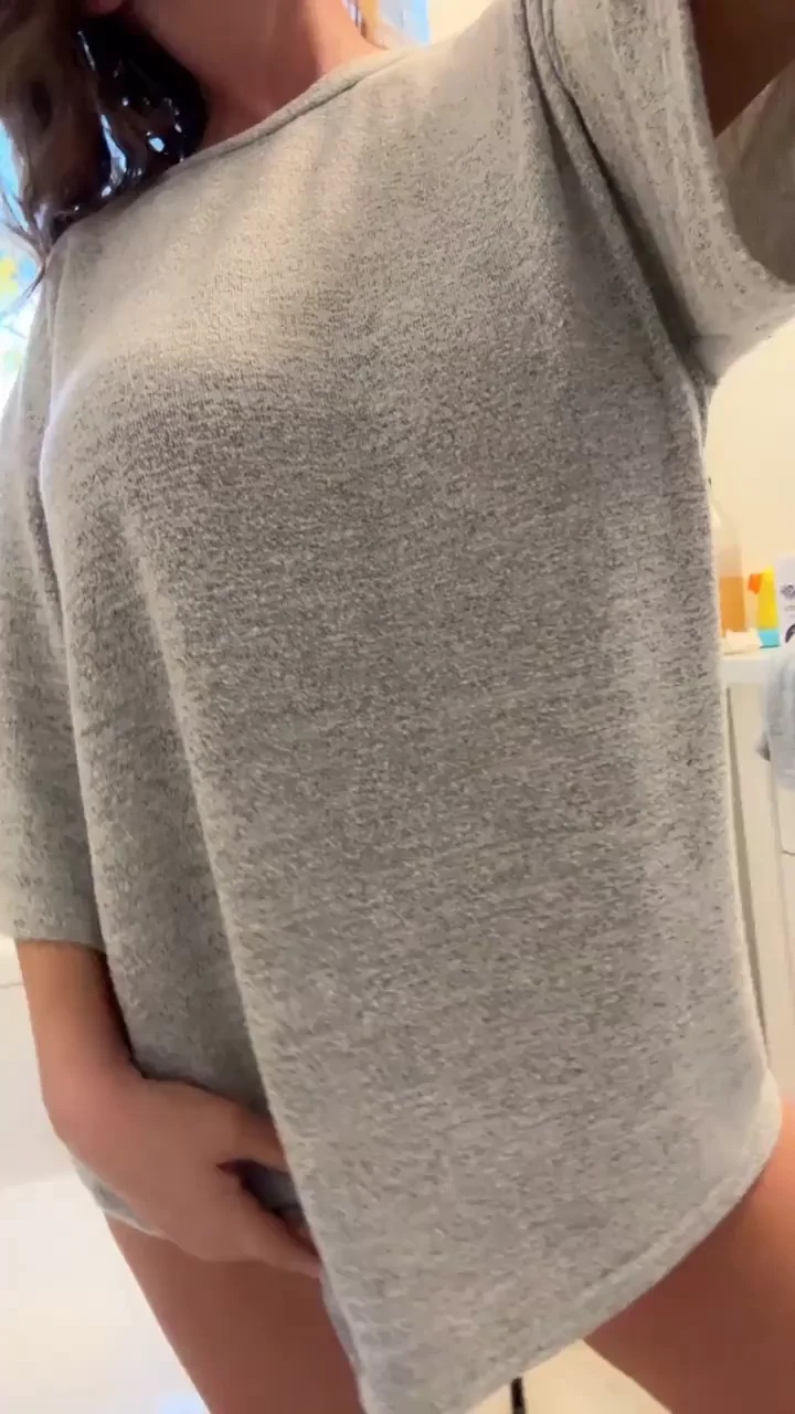 🍈🍈 40yo MILF Flaunts Her Massive Milfie Milk Jugs 😍