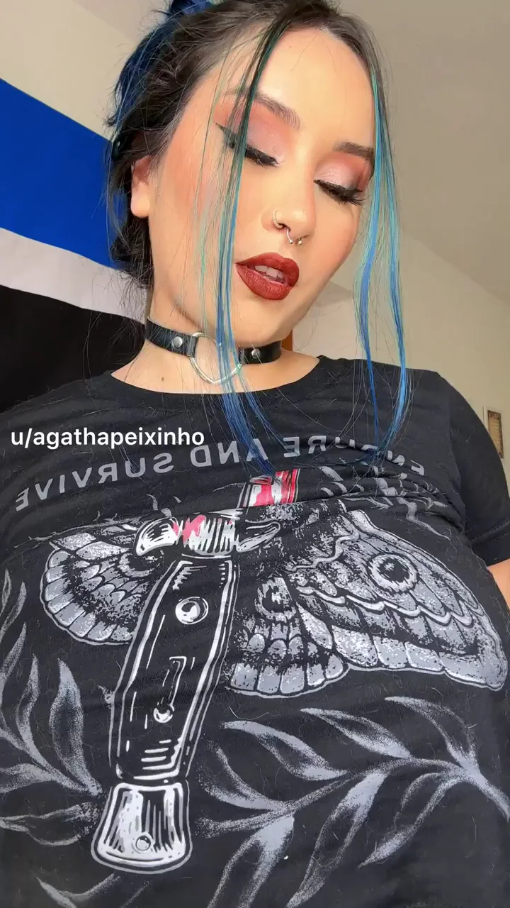 I want you to masturbate looking at my breasts