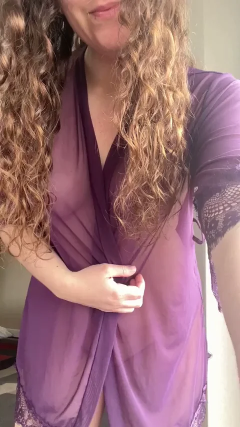 just wanted to show you my naked body real quick [gif]