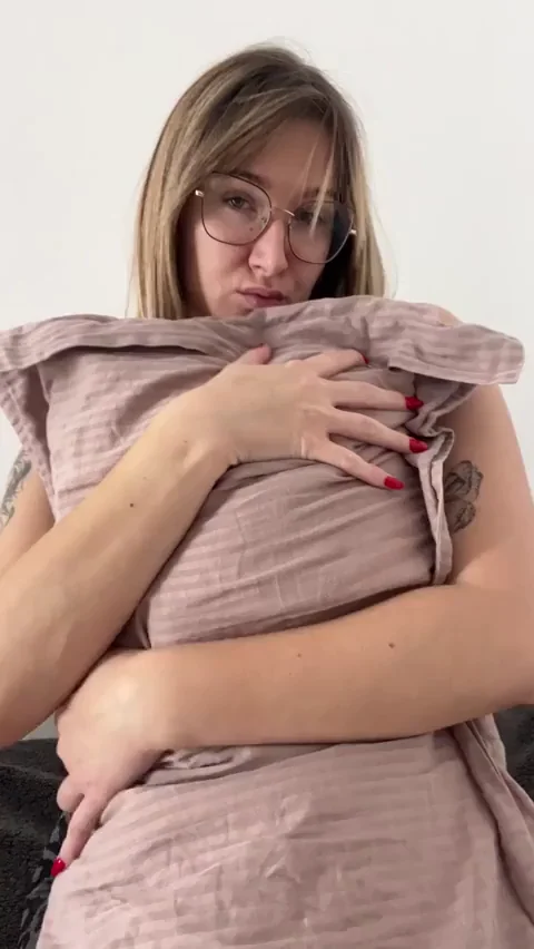 Want to see more of MILF's busty body?