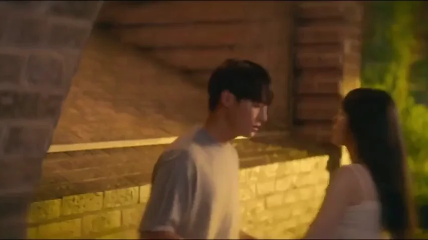 🔥 Bae Suzy's Steamy Kiss & Neck Suck Tease 😍💦