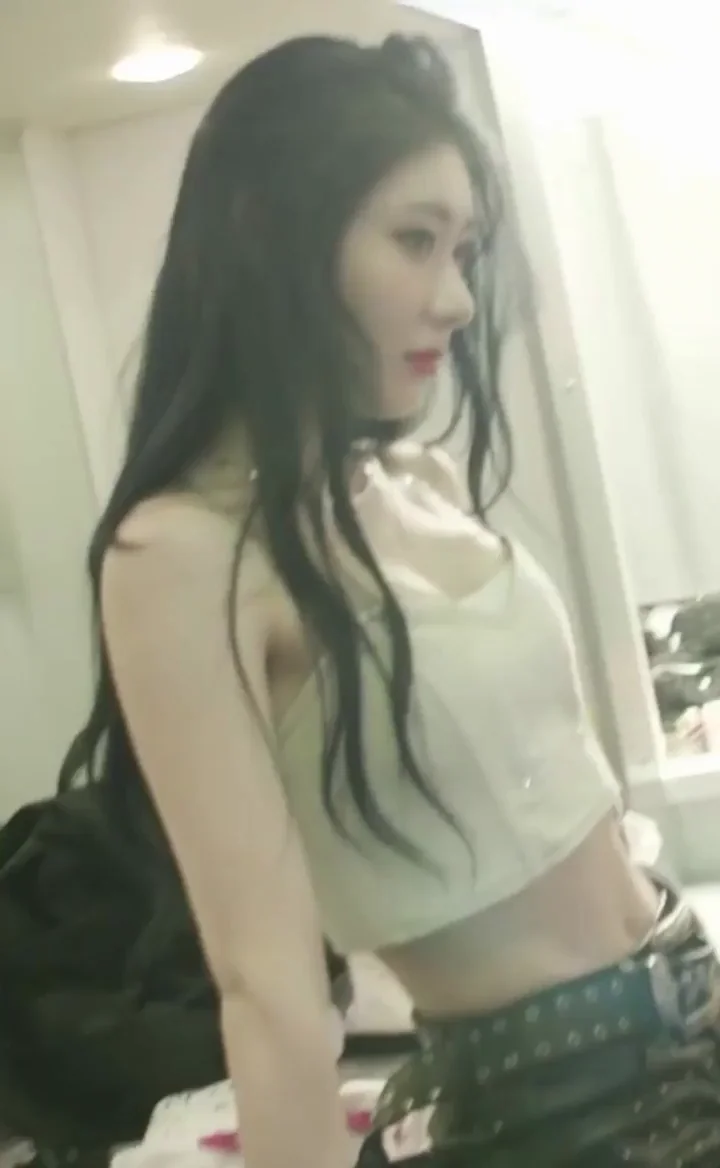 🔥 ITZY Chaeryeong Kpop Fap Tease 😍