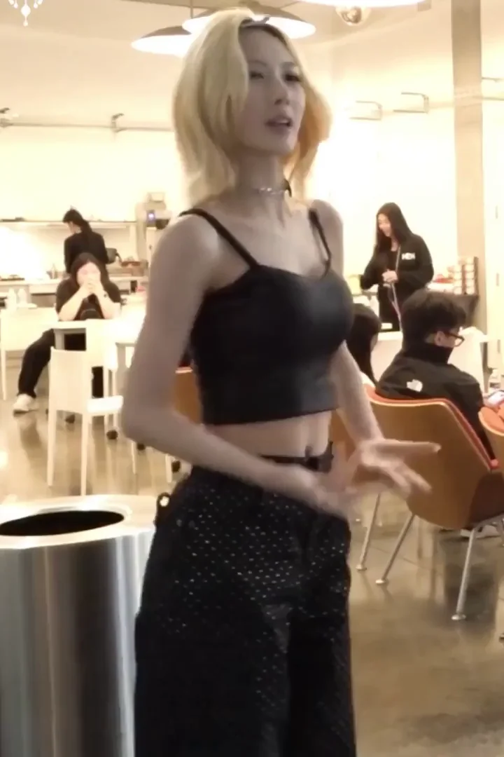 Yoohyeon from Dreamcatcher in Baggy B Pants Tease 😍🔥