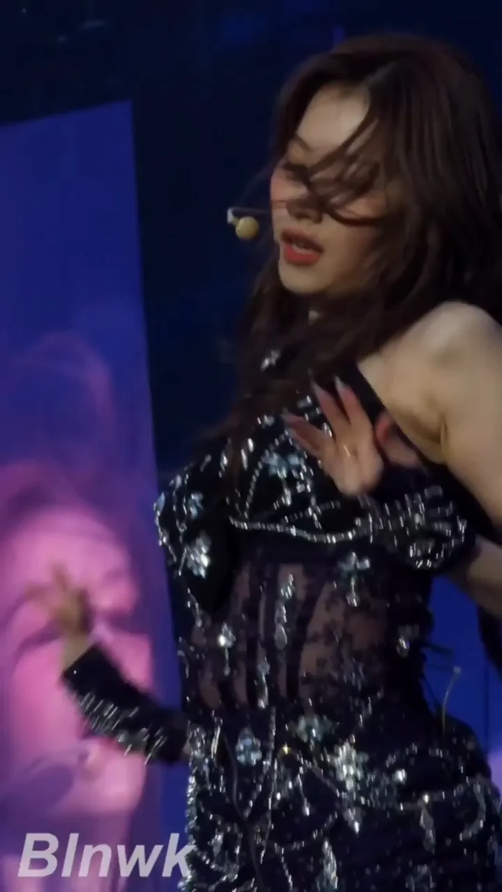 TWICE - Sana