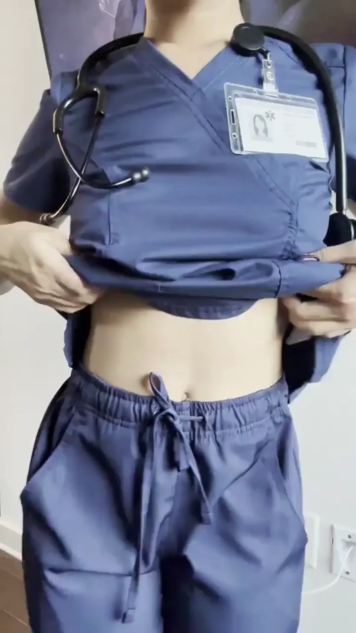No-Bra Nurse Tease: Sweater Weather Scrubs Get Flashed with Perky Ebony Tits