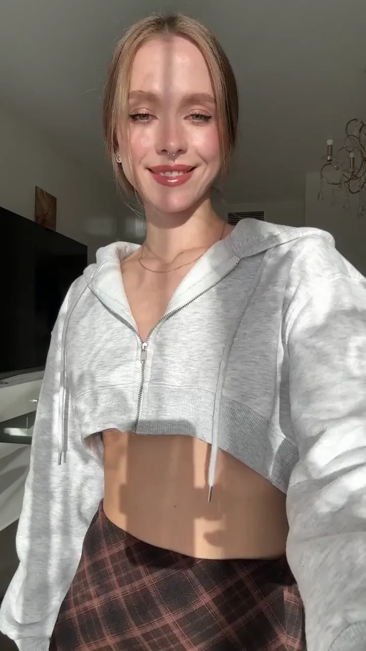 I am a perfect classmate, always ready to sit on your cock