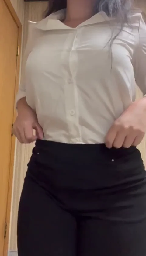 Sneak into the Office Bathroom for Latina Big Ass Tease? 🍑💦