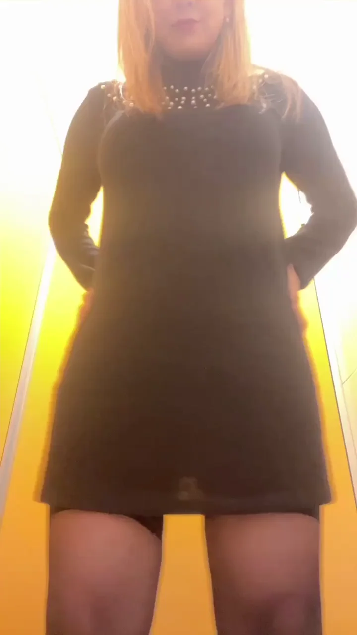 I'm so horny this morning| any coworker willing to help me?