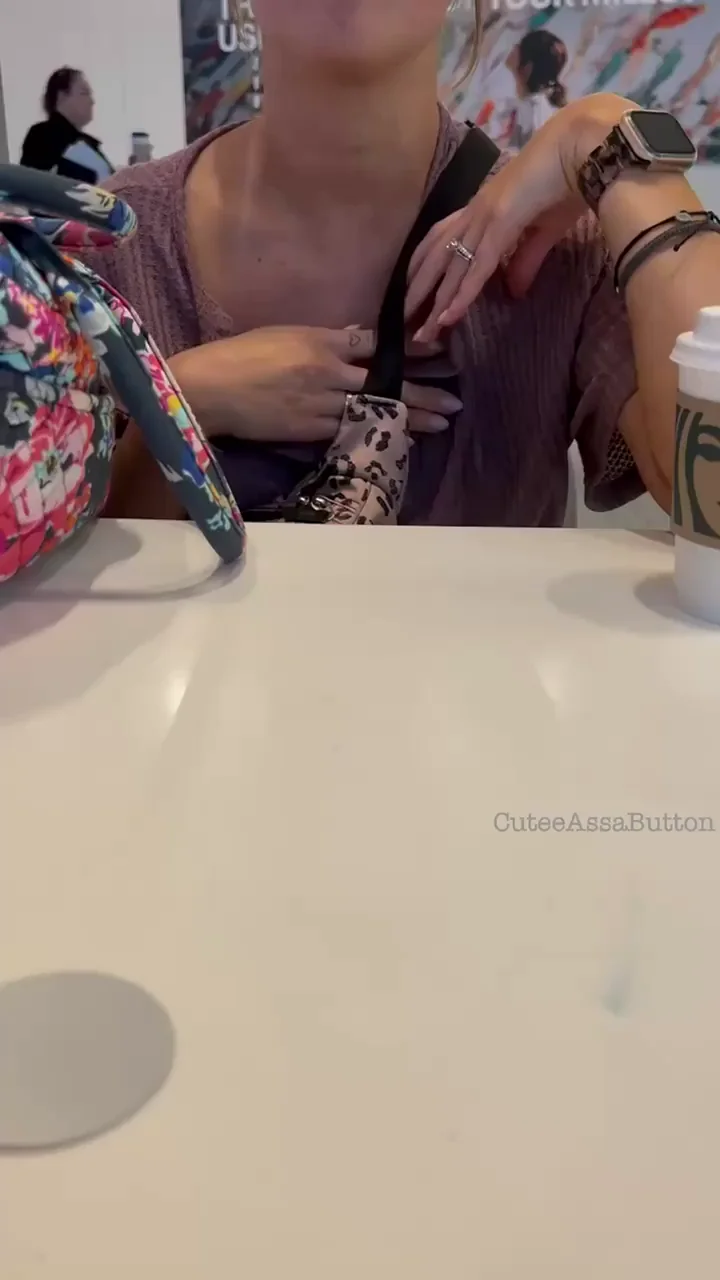 Having a little fun while waiting on my plane:)