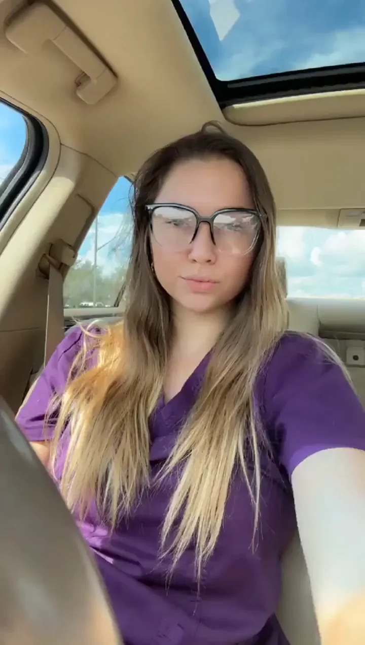 Just a nurse driving her car with her tits out 👆©"âš•ï¸ðŸ’¥