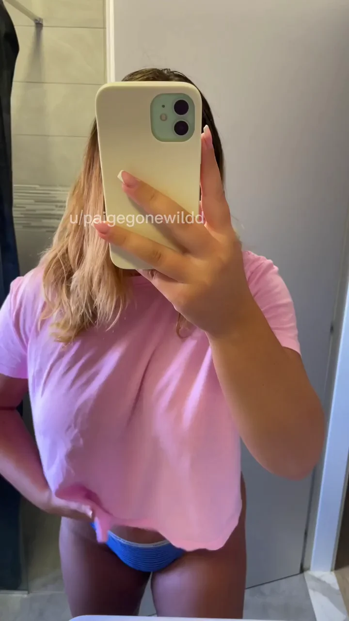 Do older guys prefer a shaved pussy or a little bush?