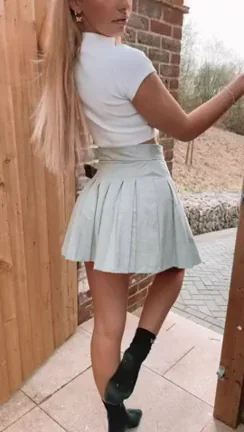 What Would U Do to My Juicy Upskirt Pussy? 😈👅