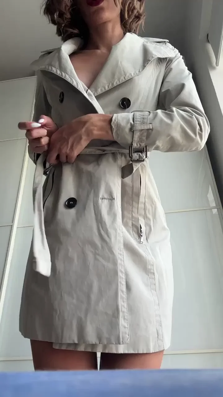 Italian Hottie Teases in Trench Coat 😈🔥🍑💦