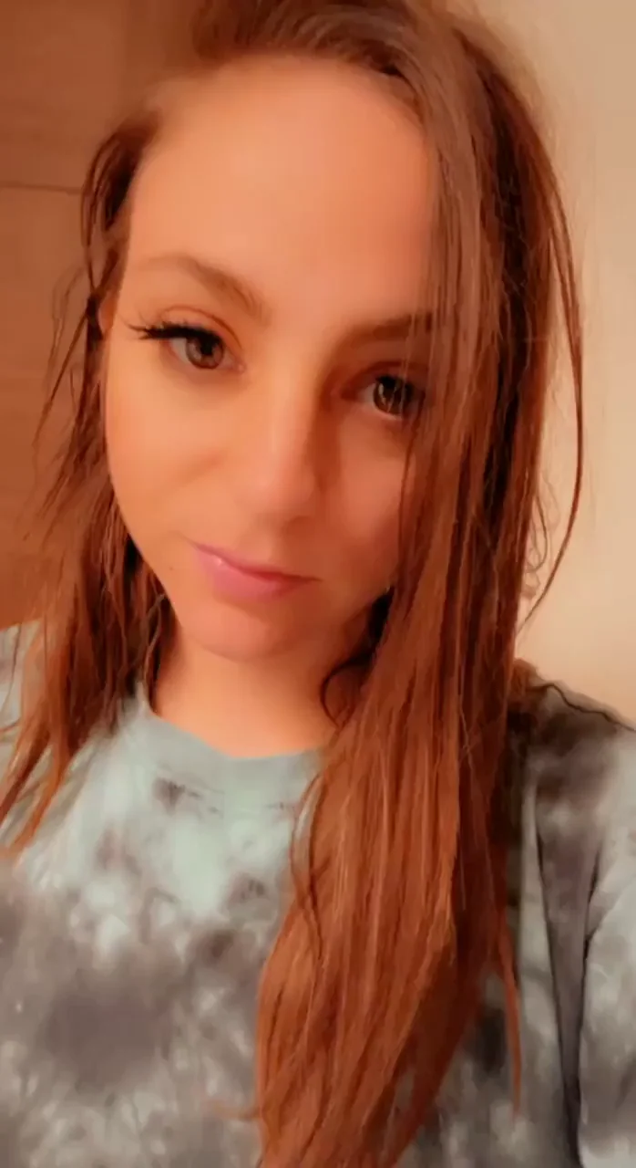 Cumslut GF Ditches Towels for Thirsty Swallows 😈💦 No Waste Here!