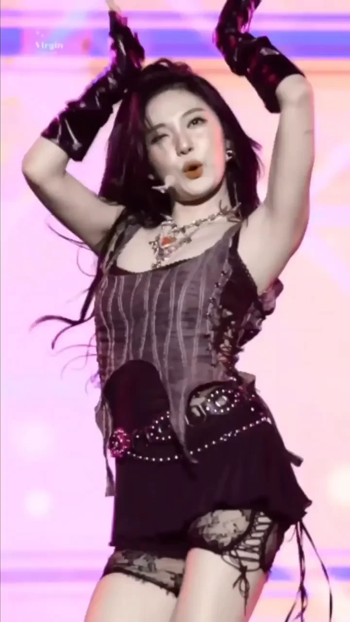 Ningning & Karina's Slutty K-Pop Stage Tease - aespa Fap Fuel