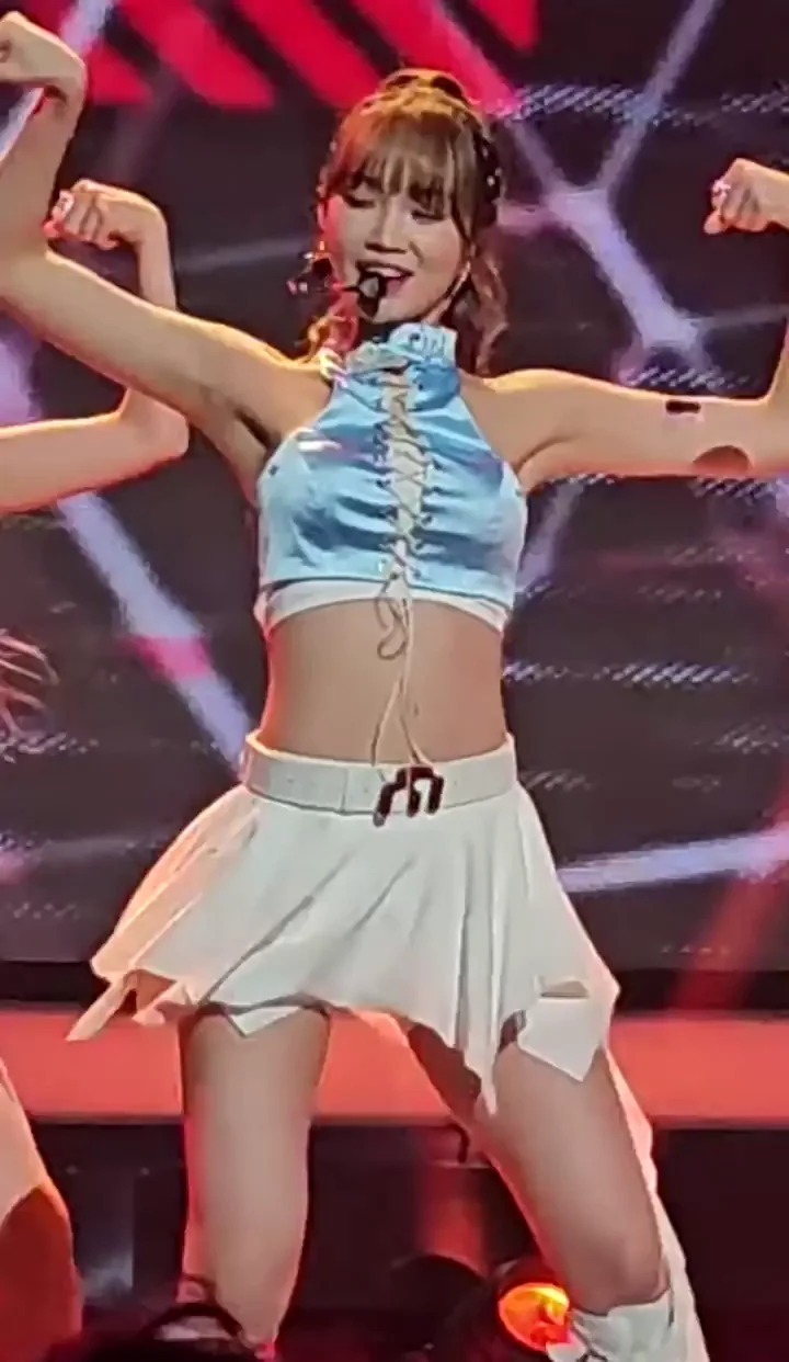 LE SSERAFIM- CHAEWON