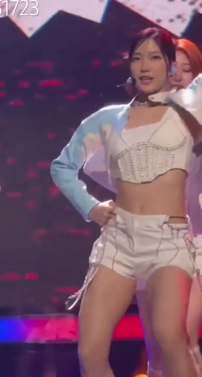🔥 Kazuha LE SSERAFIM Thicc Ass Dance Tease 💦 Kpop Fap Fuel