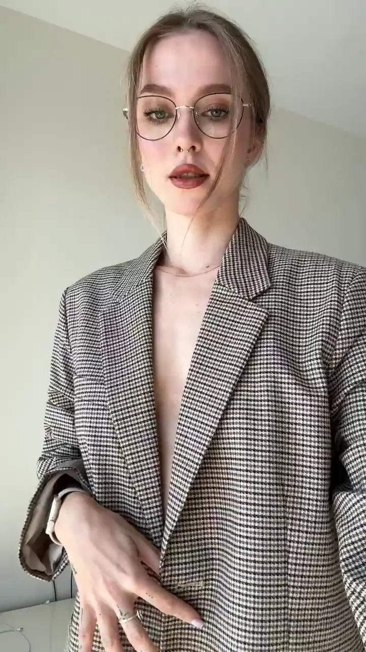 Perfect Secretary Tease: Tits Out & Ready to Serve 😏🔥