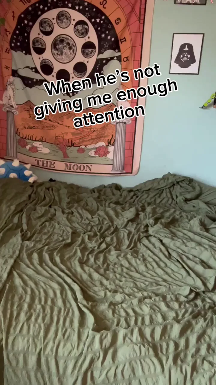 I swear I'm not needy