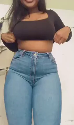 Thick Ebony Babe's Massive Titty Drop Fun 😍🍈🍈