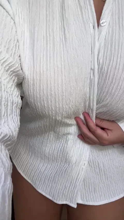 who loves big tits and jiggles?