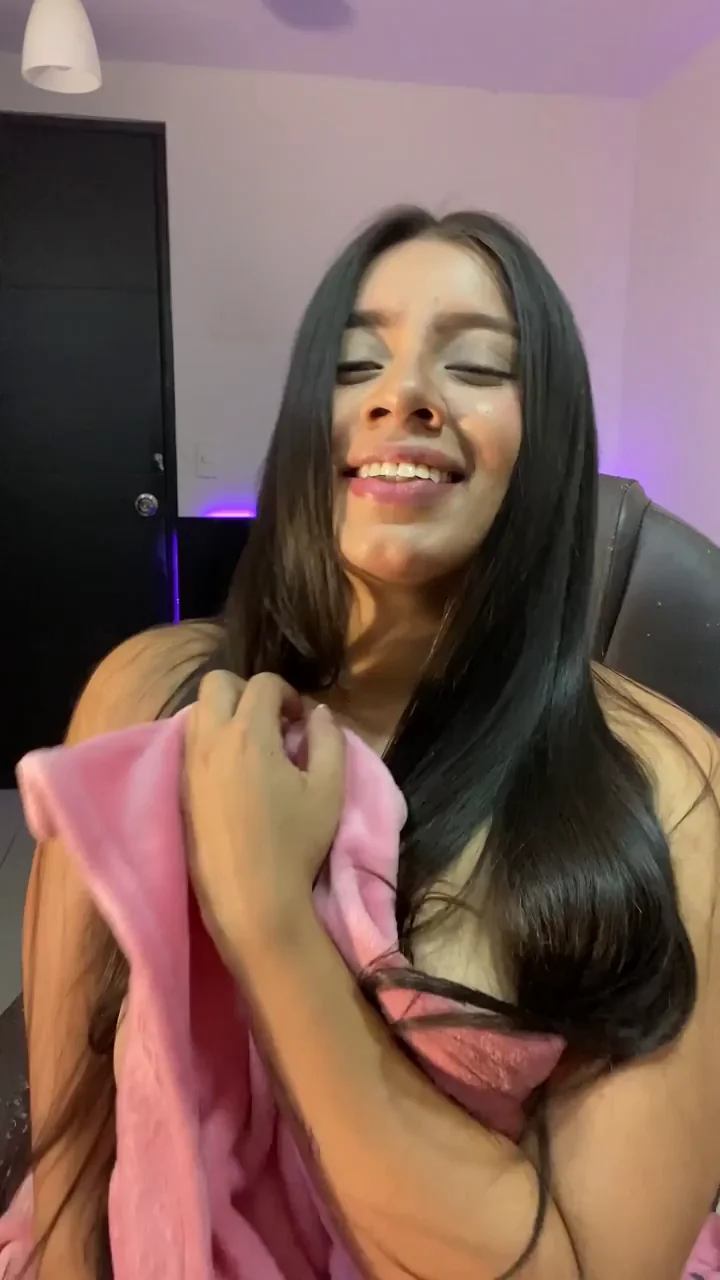 Hungry for My Creamy Pussy Feast? 🍑💦