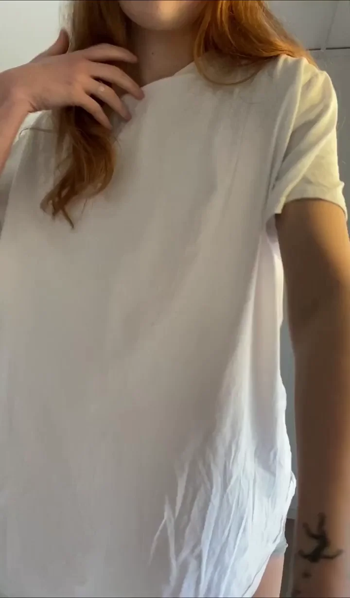 Flat Chest Cutie Whines God Skipped Her Boobs 😩🍒
