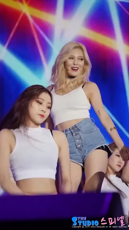 Hyuna Roll Deep (in her)