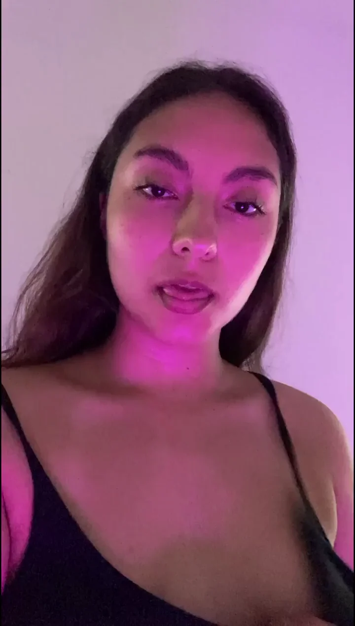 I'm ready to feed you with my natural Latina body ;)