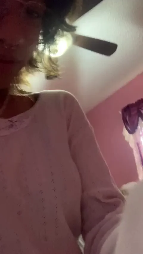 Do you like my face or body the most? I can't decide :)