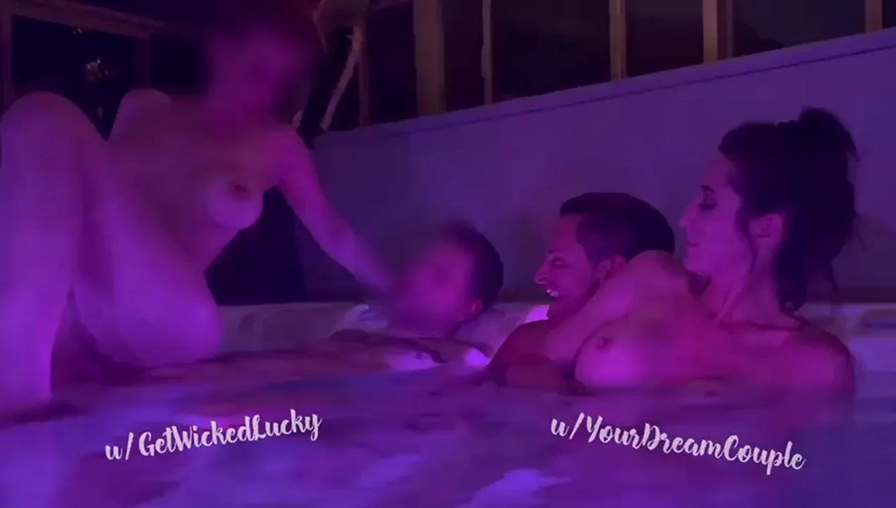 Watching your friends fuck right next to you is one of the most erotic things! [FMFM]