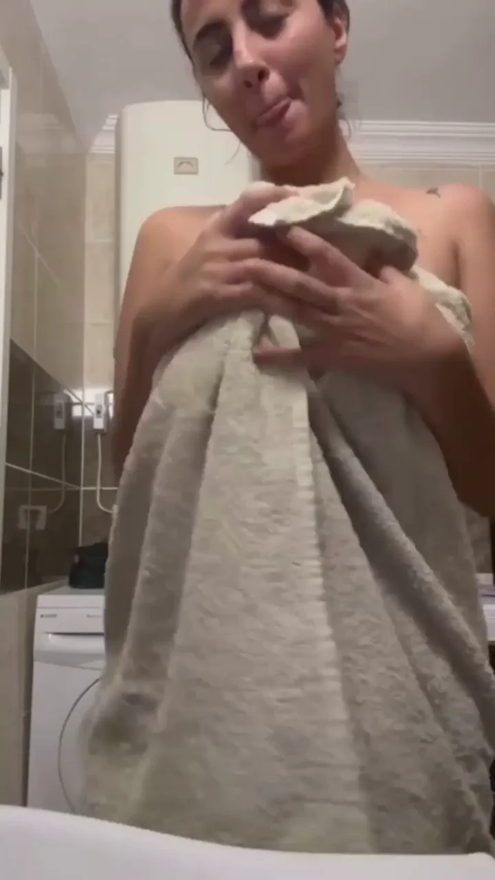 Watching bouncing boobs is the best anti stress therapy