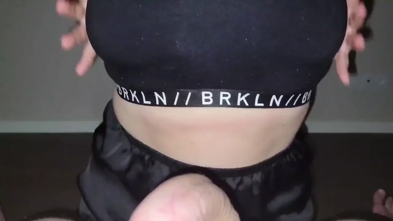 Finishes him with her huge tits