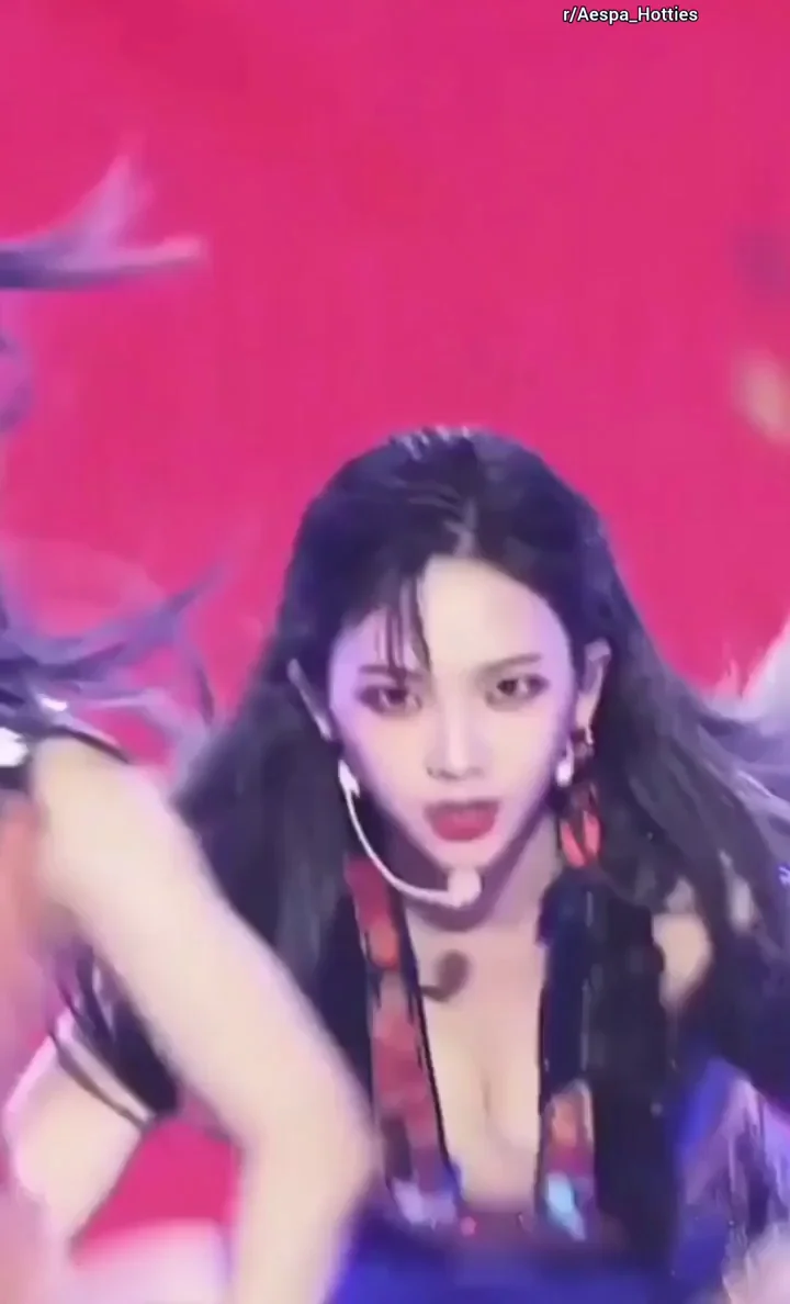 🔥 Aespa Babes Slaying Black Mamba Dance – Sexy K-Pop Thirst Trap 💦