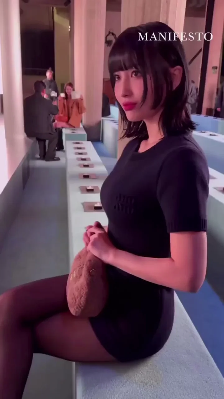 TWICE - Momo