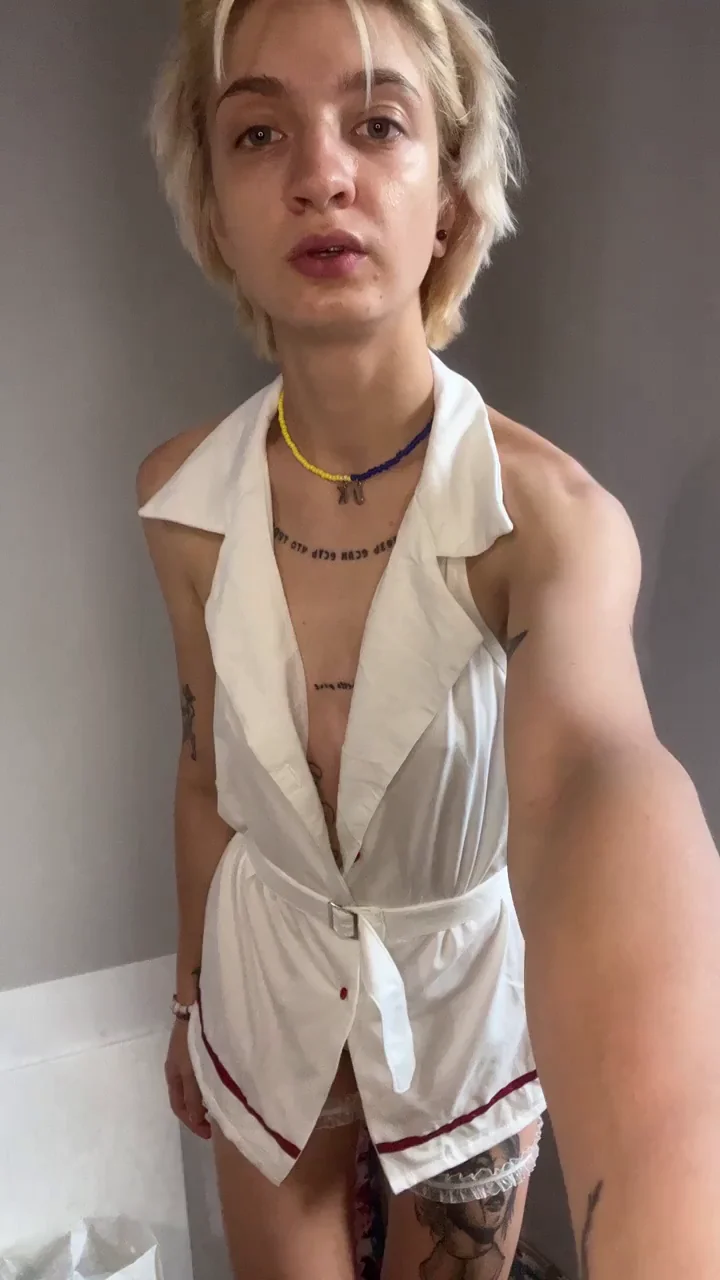 I will be your small clinic girl