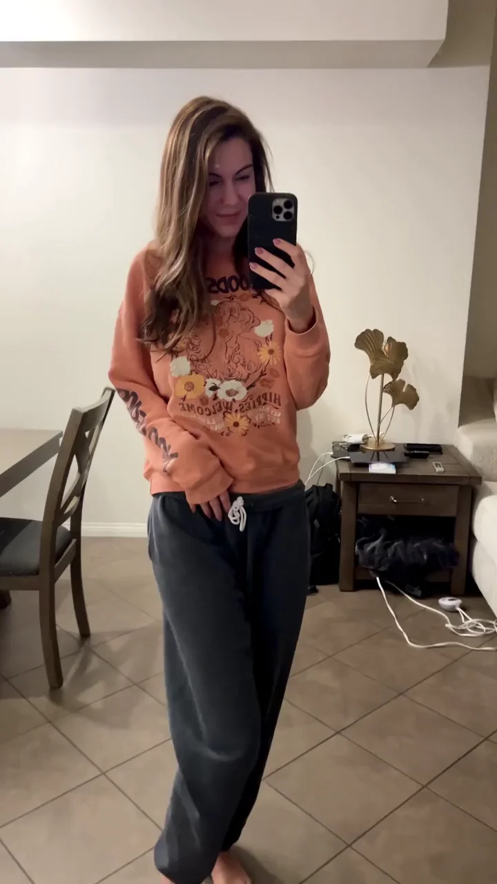 This is what I'm wearing to our netflix and chill date ☺️