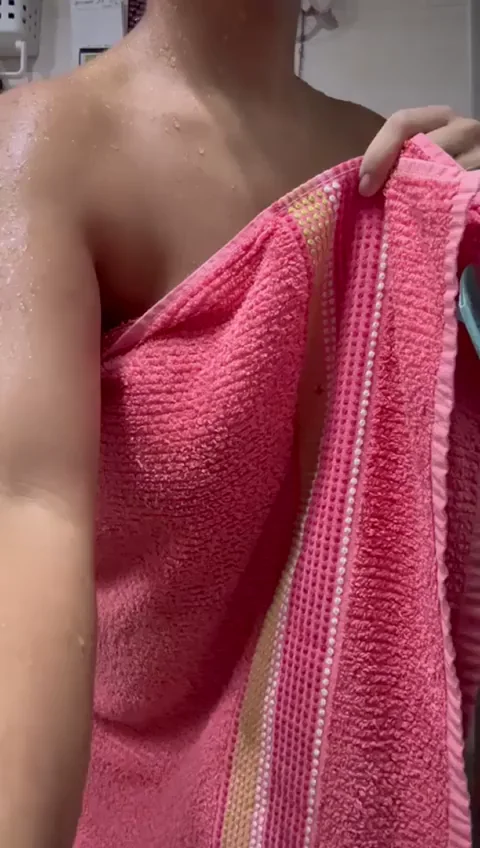 Join the milf Latina milf next door for a shower