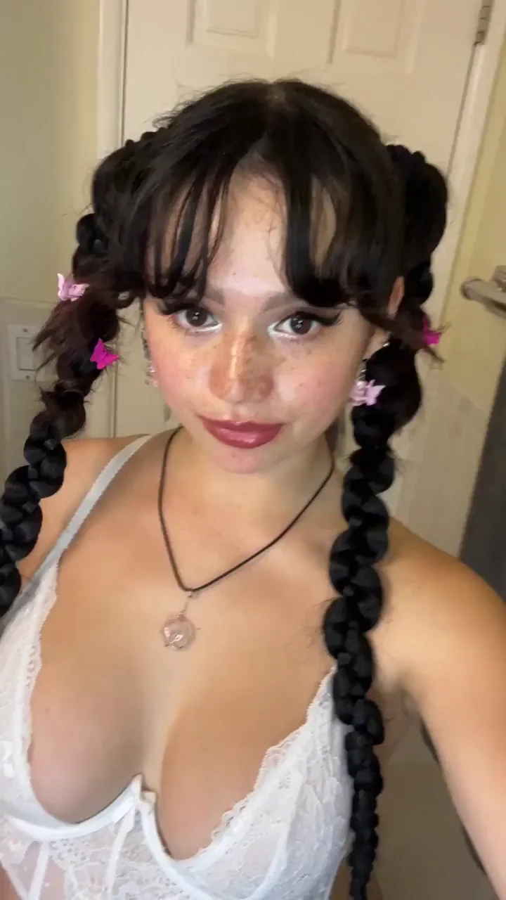 Do older men like petite teens? (F18)