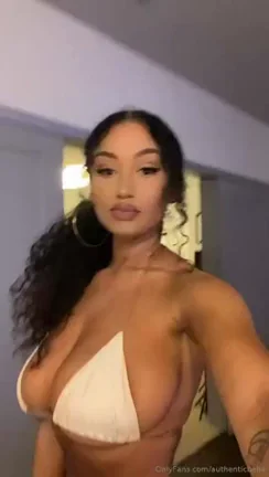 🔥 10/10 Titty Reveal Tease 💦
