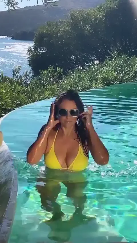 Elizabeth Hurley