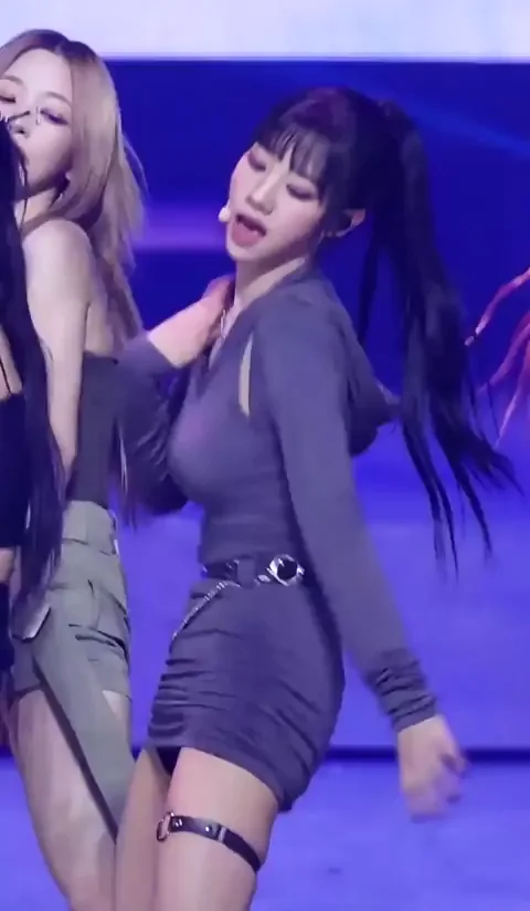🔥 Yeoreum WJSN EL7Z UP Thicc Ass Shake & Tit Bounce Fap Fuel 💦