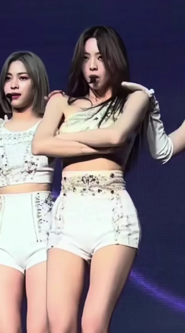 ITZY - Yuna