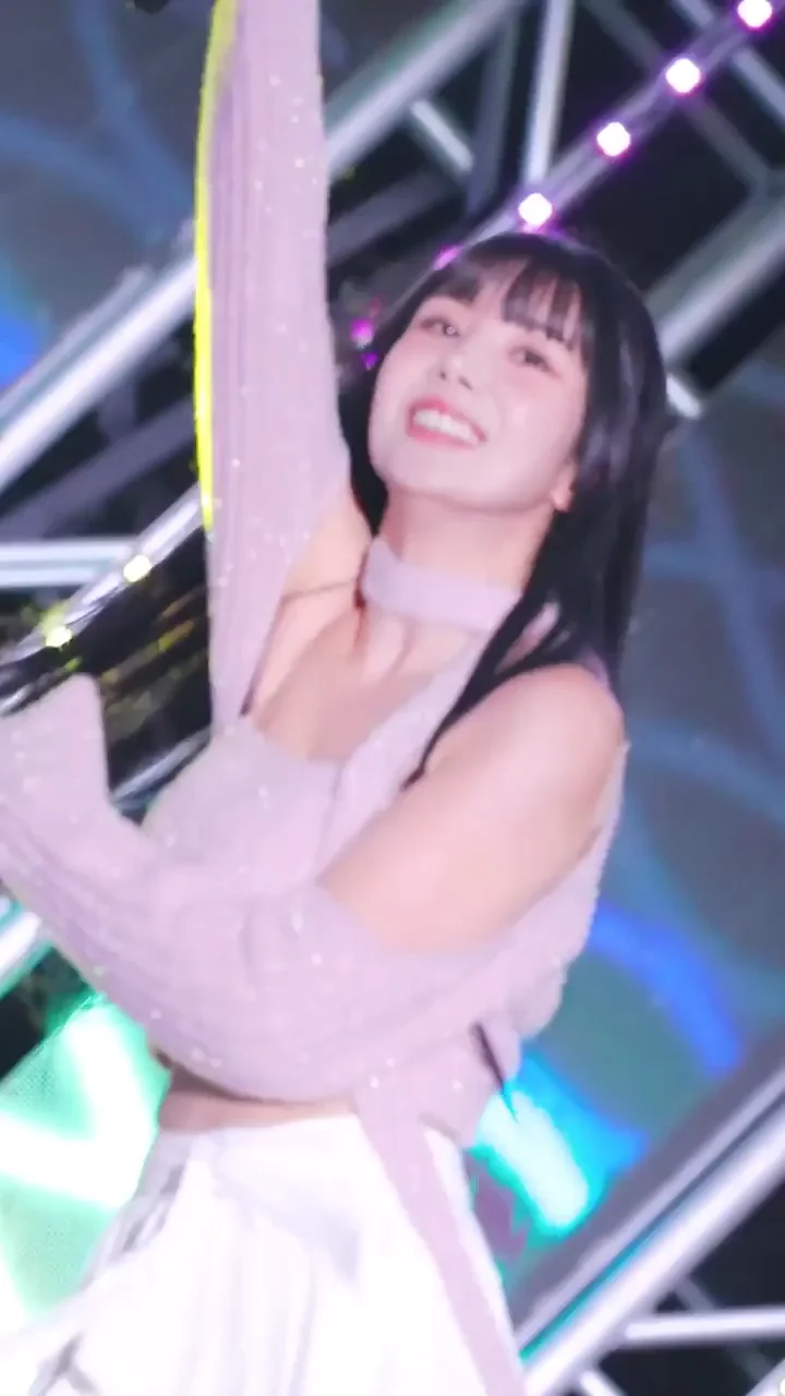 Kwon Eunbi's Sexy Stage Tease 💖🔥