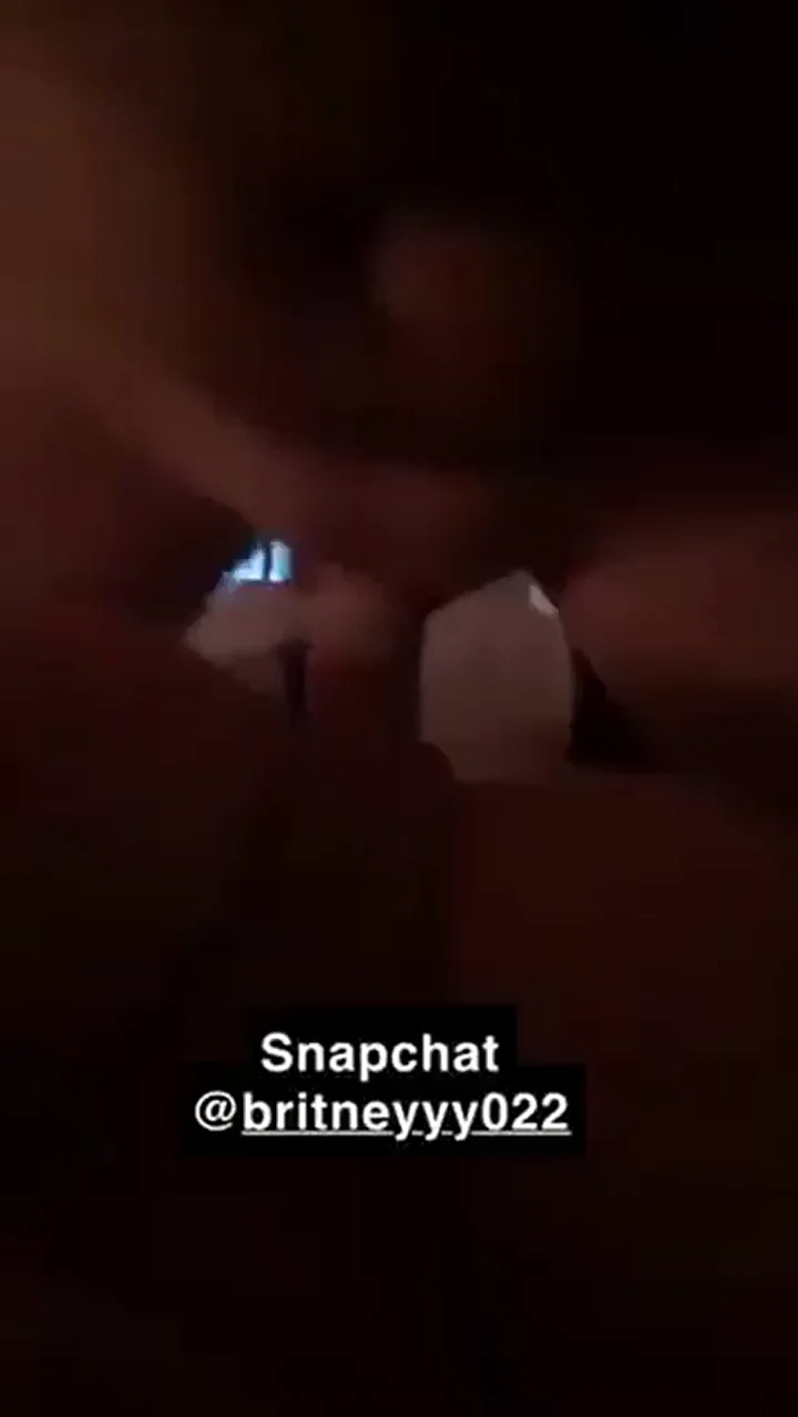 Slutty Snapchat Babe Begs Random Redditor for Raw Pussy Pounding