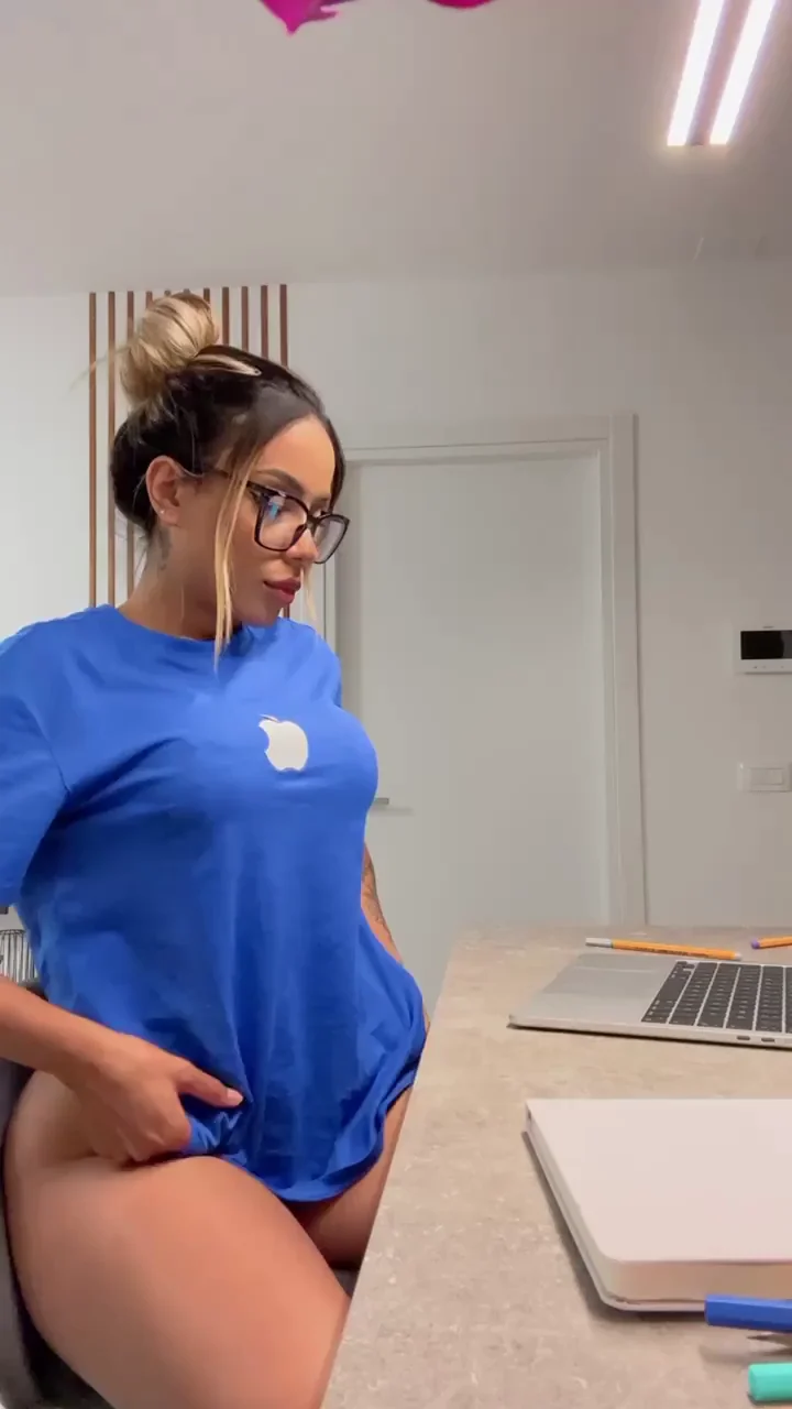 Thick-Thighed Tease Turns Zoom into Thirst Trap