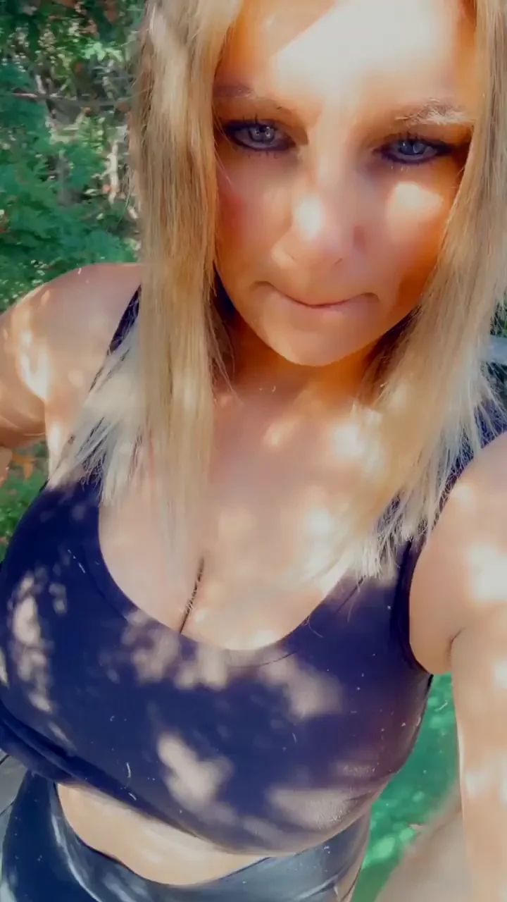 my mummy tits want ur mouth