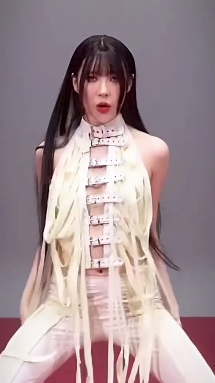 🔥 Sunmi's Slutty White Fringe Tease 💦 Kpop Fap Fuel
